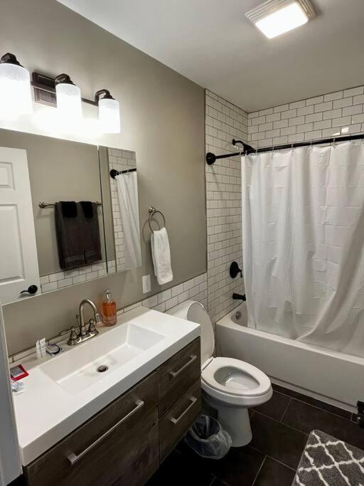 Downtown Albany 2 Bedroom + Workstation @ The Mark Екстер'єр фото