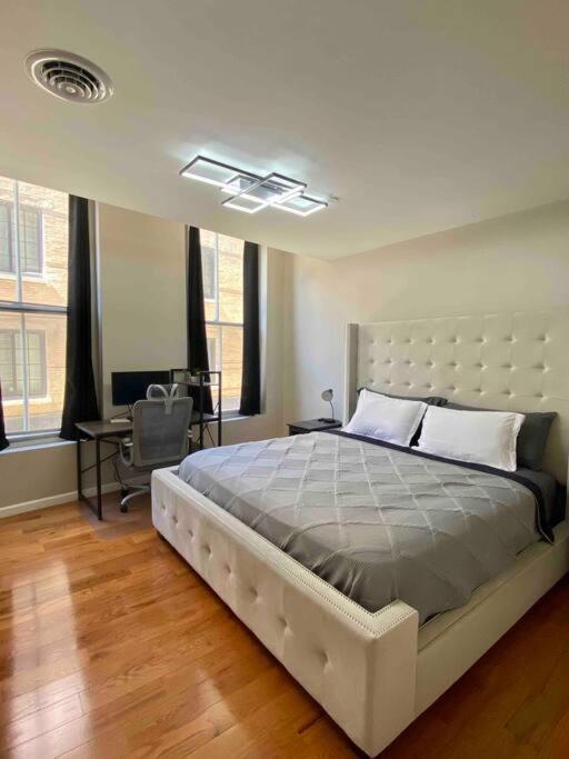 Downtown Albany 2 Bedroom + Workstation @ The Mark Екстер'єр фото